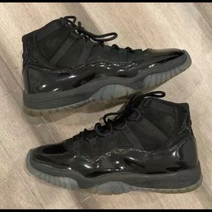 Nike Air Jordan 11 Cap and Gown Size 10 (B+ Grade)
